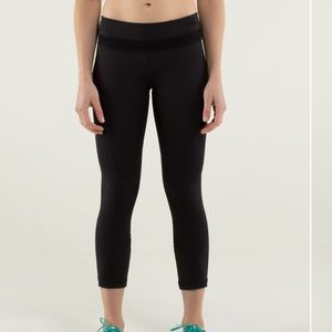 Lululemon run inspire crop ii